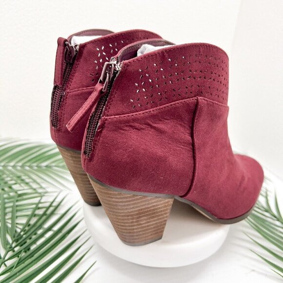 Violet & Red Jackson Lazer Cut Topline Bootie Faux Suede Burgundy Size 7 NWOB - Picture 6 of 14